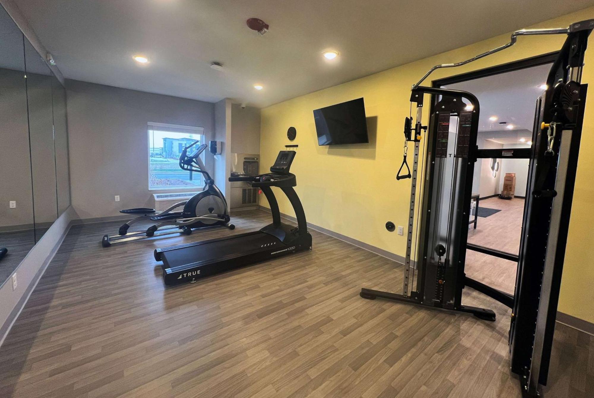 Echo Suites Extended Stay By Wyndham Indianapolis Ameriplex Εξωτερικό φωτογραφία